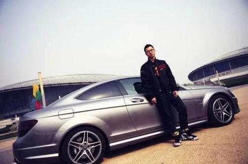 人车合影照片,人车合影中的温馨回忆